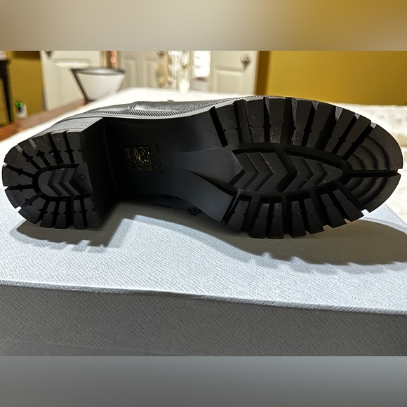 Prada Donna boot - Picture 2 of 13